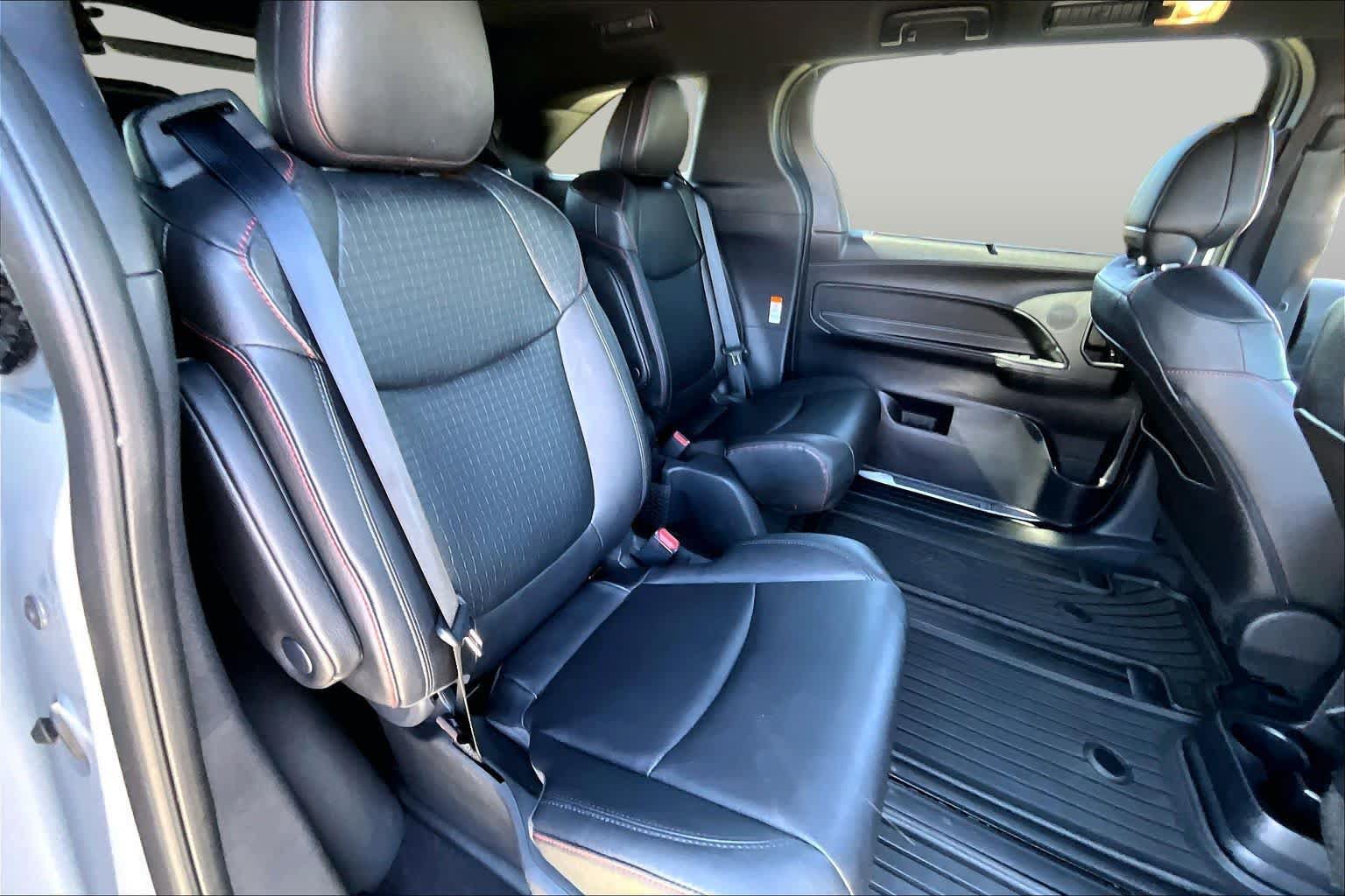 Certified 2025 Toyota Sienna XSE AWD/4WD image 19