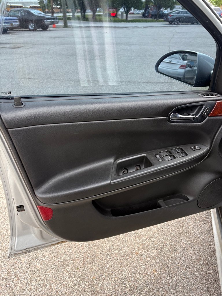 Used 2009 Chevrolet Impala LS FWD image 10