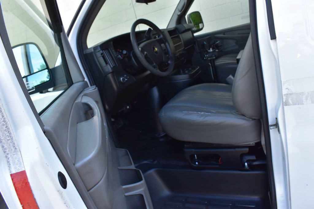 Used 2014 Chevrolet Express 2500 RWD image 13