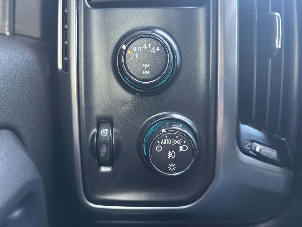 Used 2018 Chevrolet Silverado 1500 LT w/ All Star Edition image 26