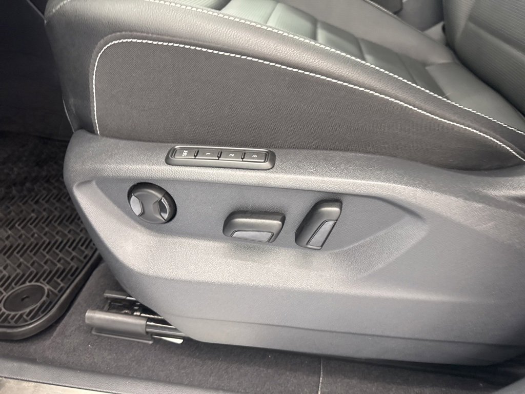 Certified 2025 Volkswagen Atlas SEL image 12