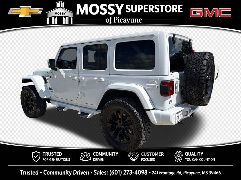 Used 2023 Jeep Wrangler Unlimited Sahara AWD/4WD image 3
