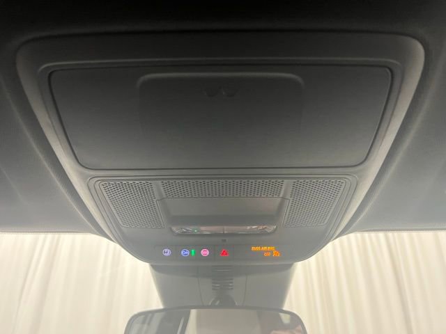 Used 2025 Chevrolet Traverse LT image 26