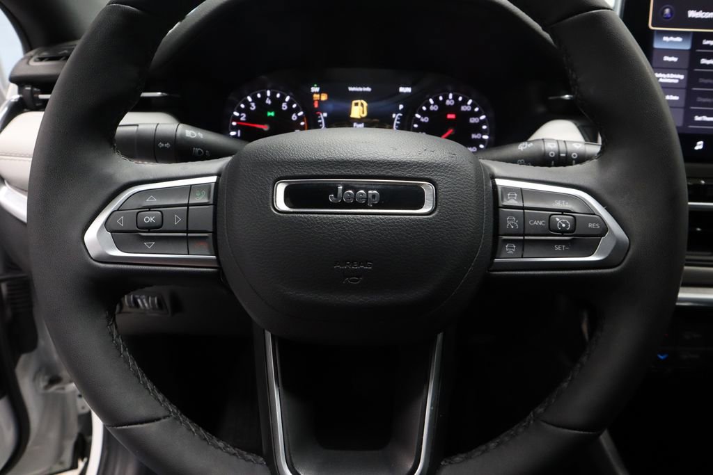 Used 2024 Jeep Compass Limited image 31