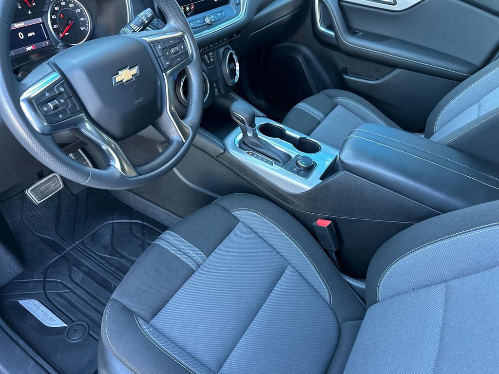Used 2025 Chevrolet Blazer LT w/ Driver Confidence Package FWD image 9