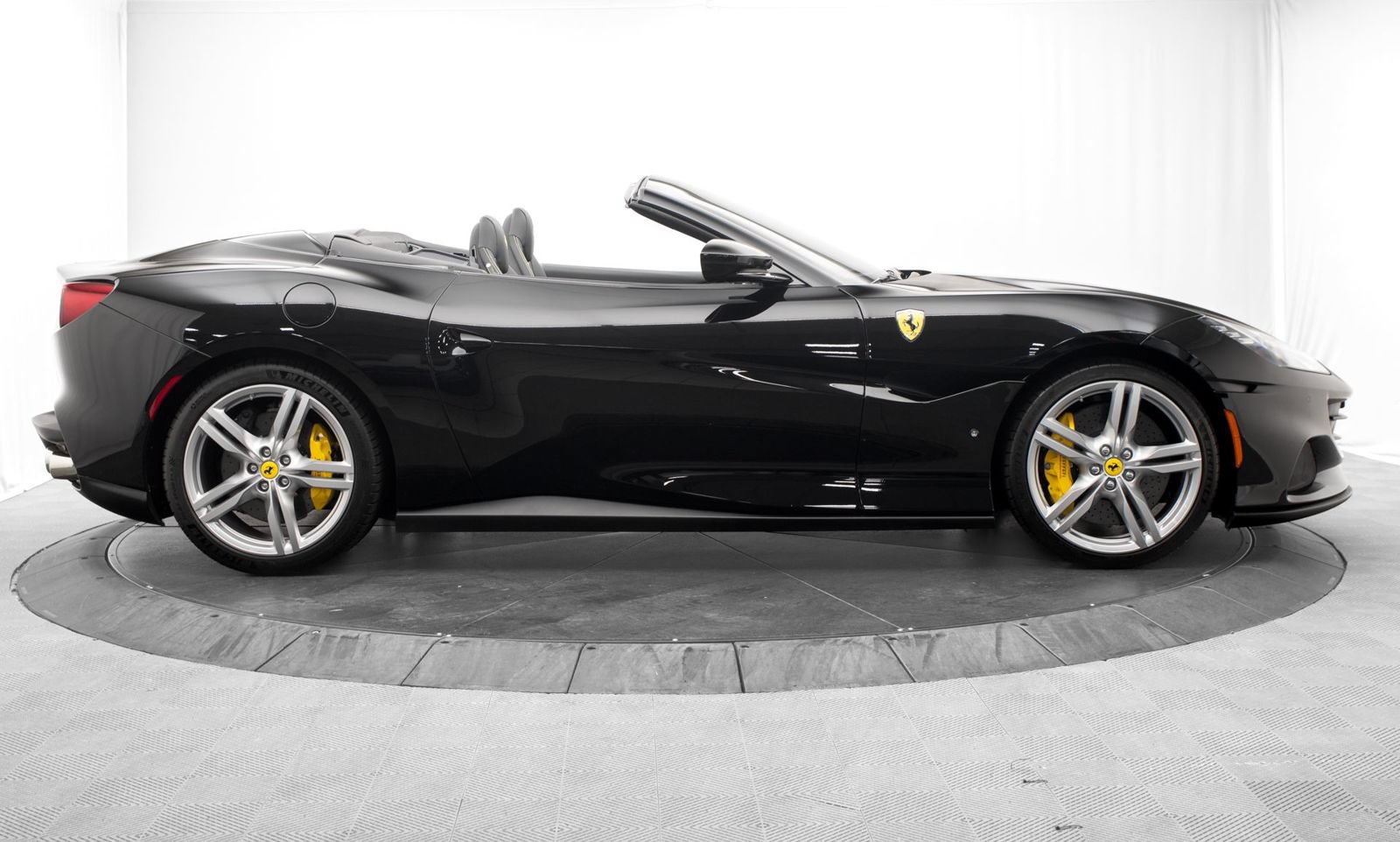 Used 2023 Ferrari Portofino M RWD image 8