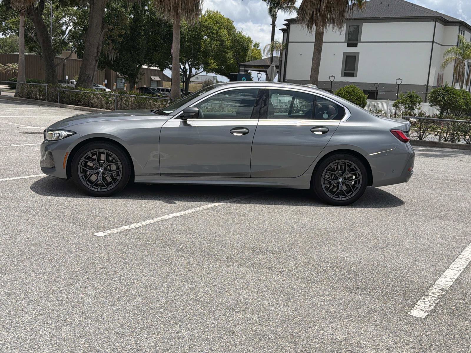 Used 2025 BMW 330i Sedan RWD image 7