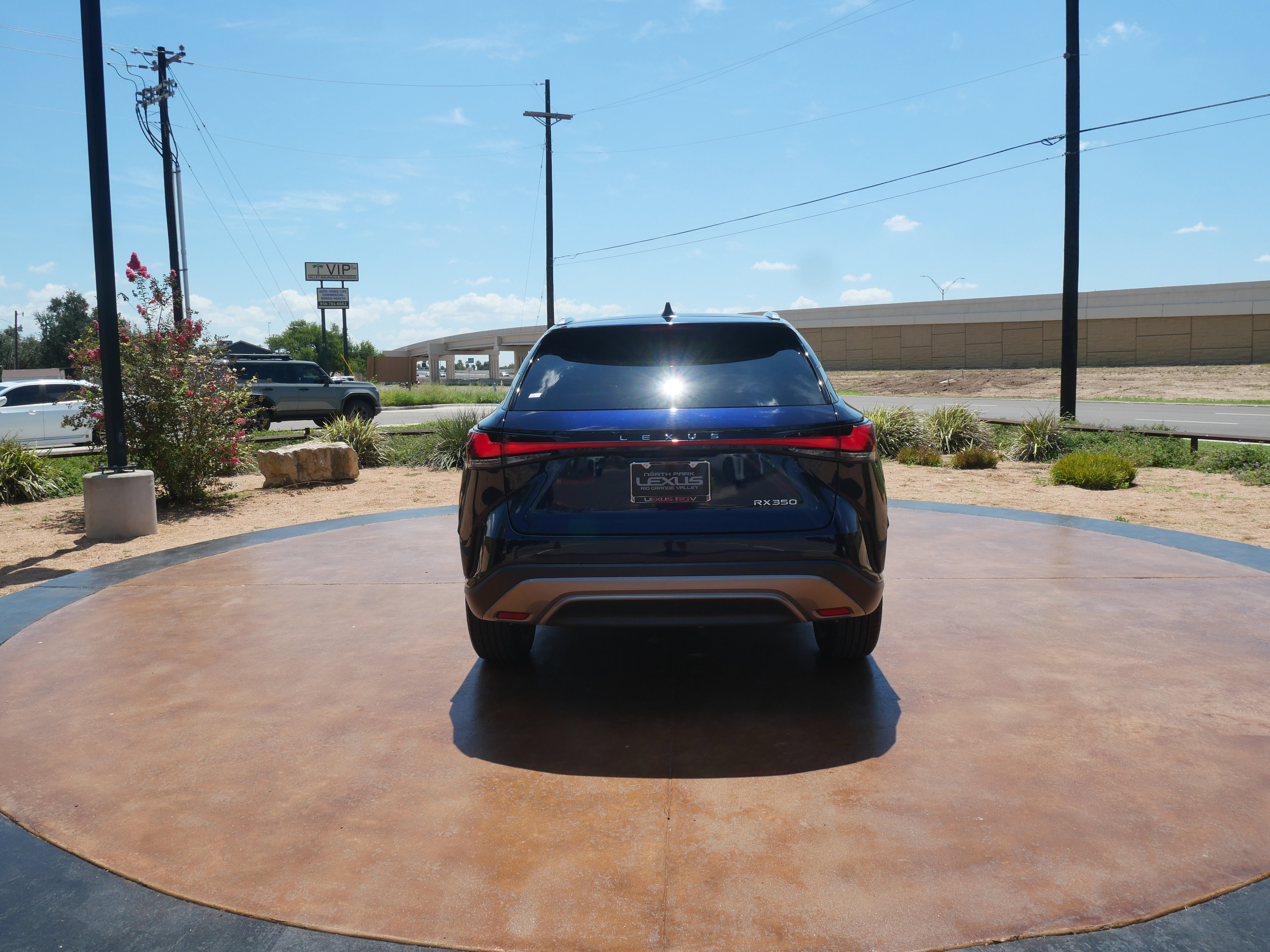 Used 2023 Lexus RX 350 w/ Luxury Package image 3