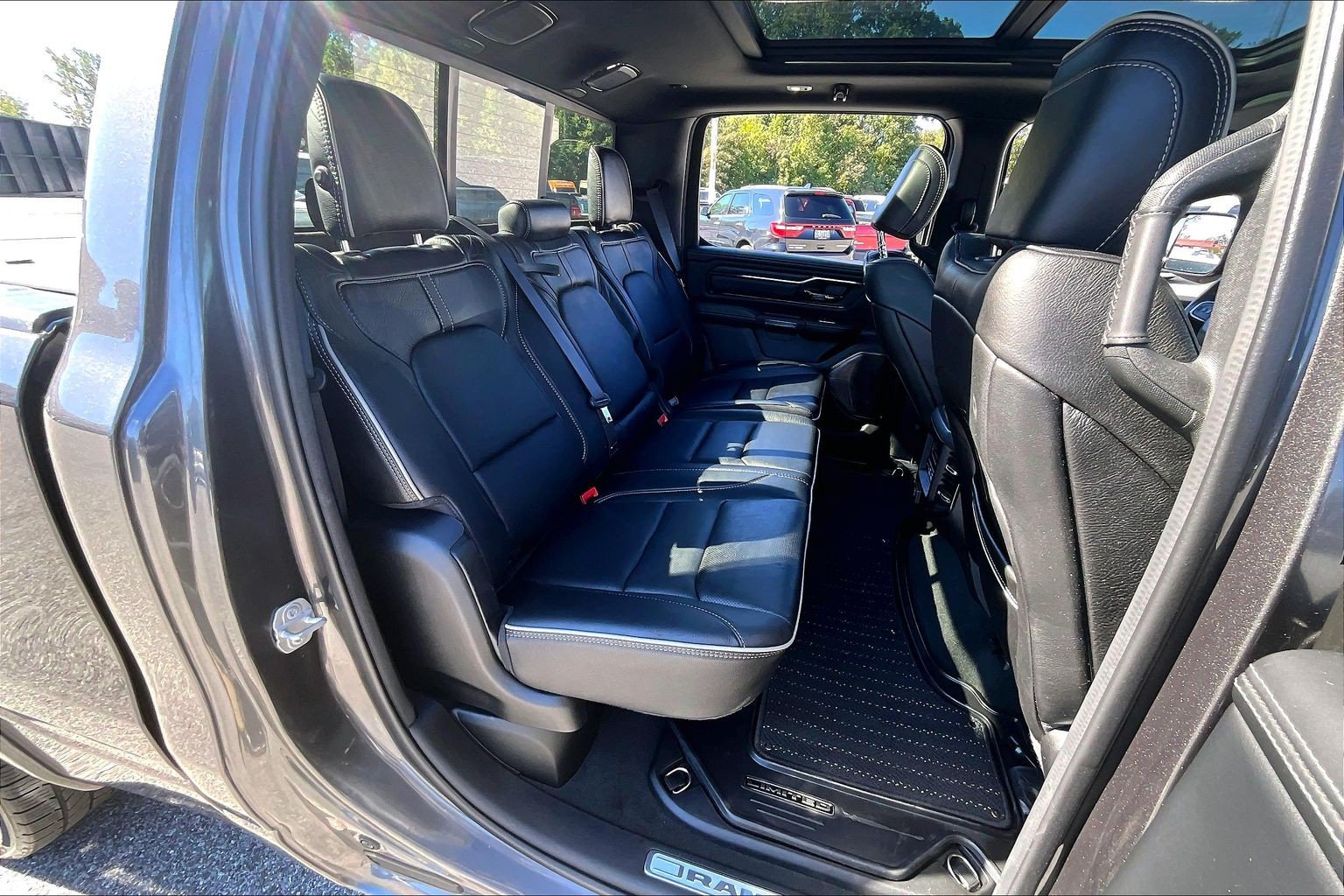 Used 2022 RAM 1500 Limited AWD/4WD image 25