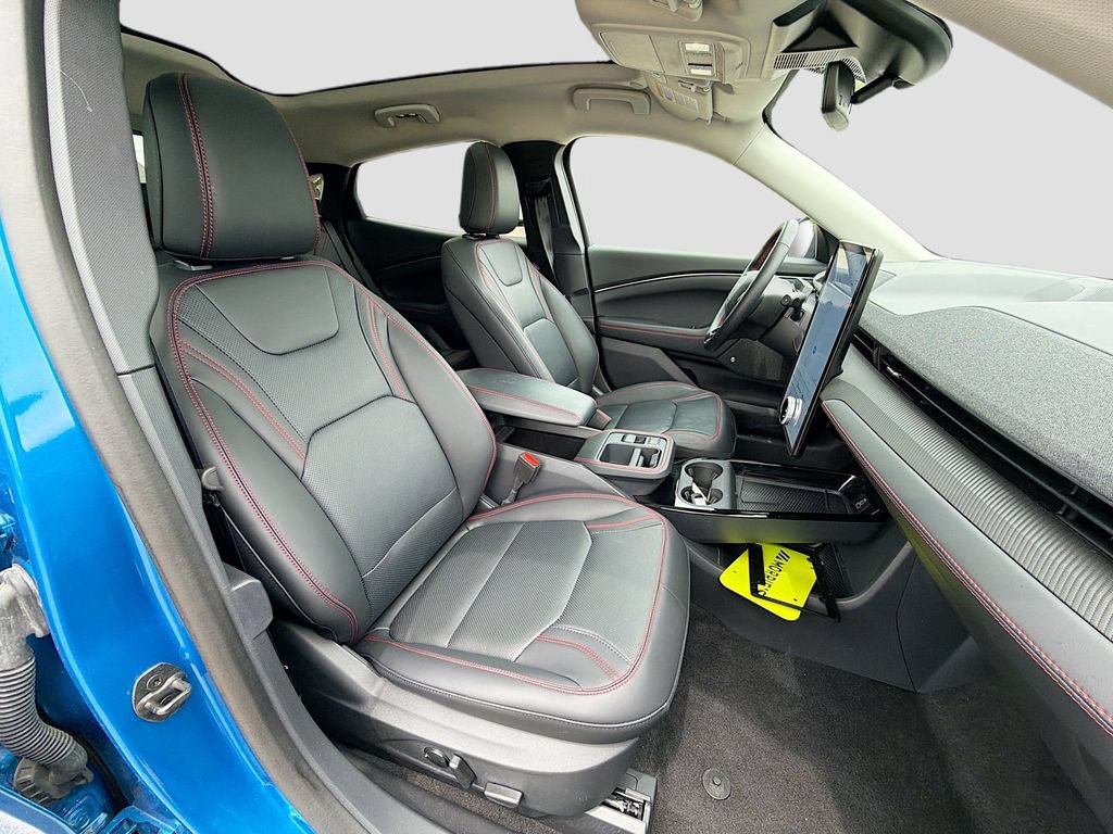 Used 2025 Ford Mustang Mach-E Premium w/ Sport Appearance Package AWD/4WD image 30
