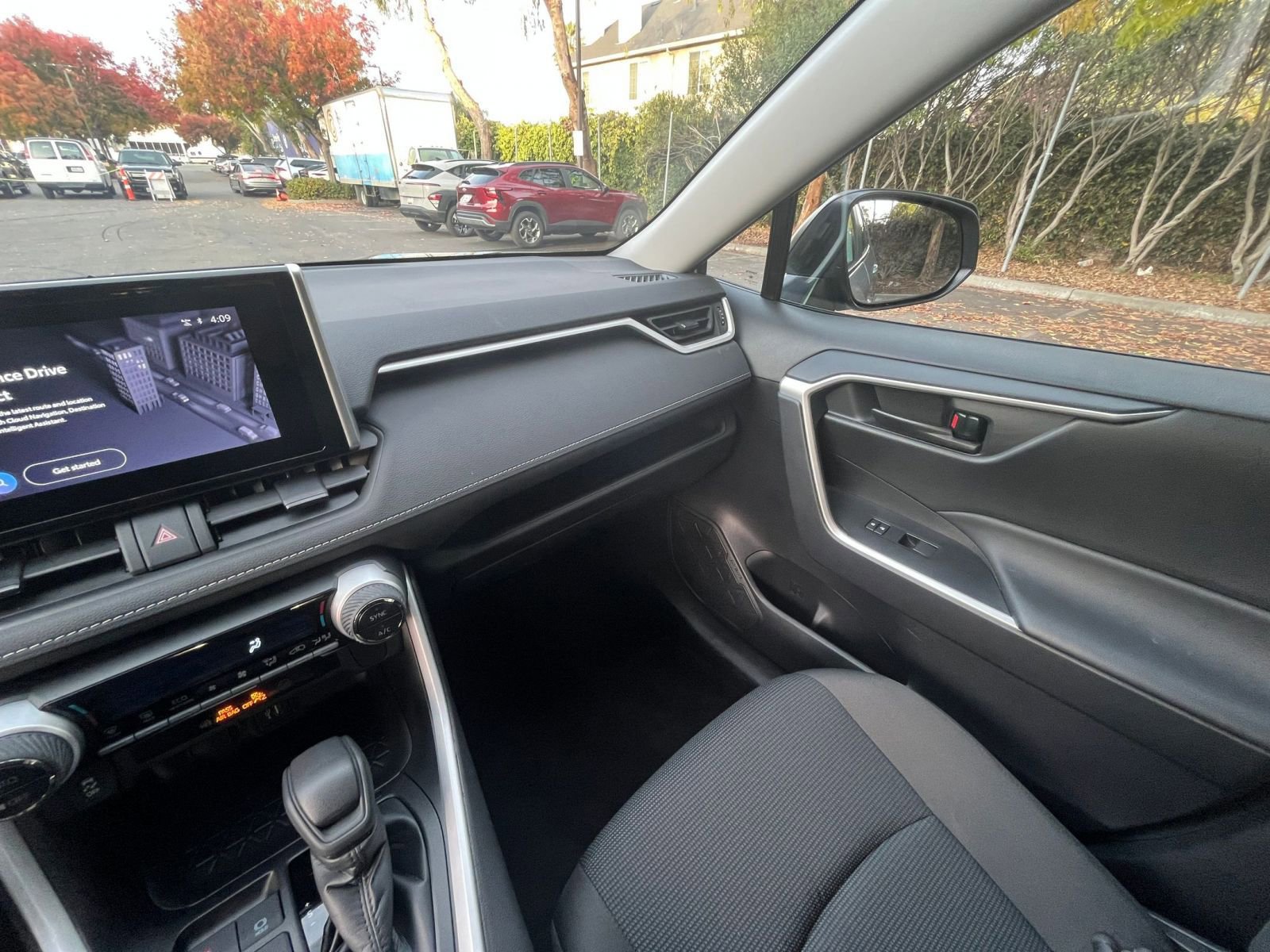 Used 2025 Toyota RAV4 LE image 34