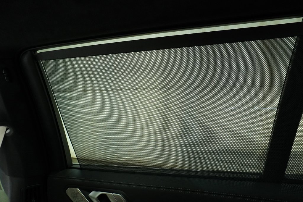 Used 2025 BMW X7 M60i image 25