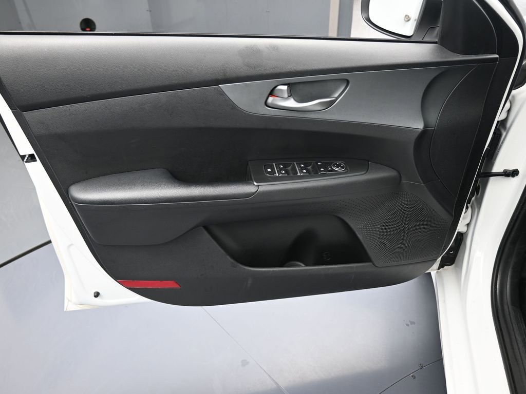 Used 2021 Kia Forte LXS image 12