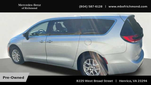 Used 2024 Chrysler Pacifica Touring-L FWD image 8