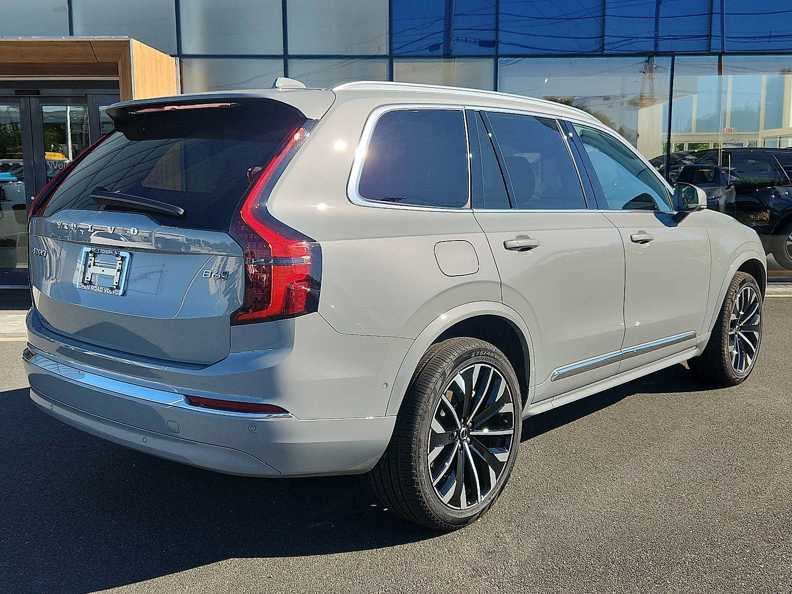 Used 2026 Volvo XC90 B6 Ultra w/ Protection Package AWD/4WD image 6