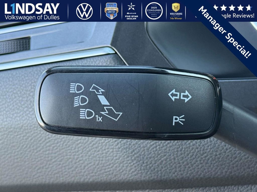 Used 2021 Volkswagen Tiguan SE w/ 3rd Row Seat Package image 22