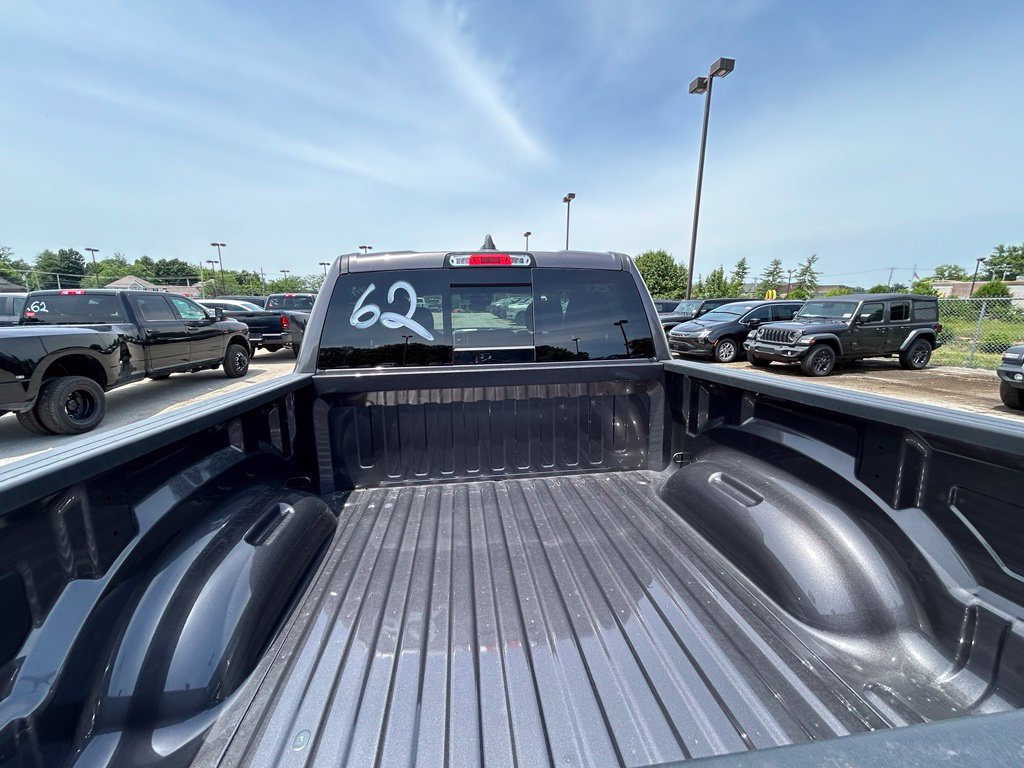 New 2026 RAM 1500 Express AWD/4WD image 8
