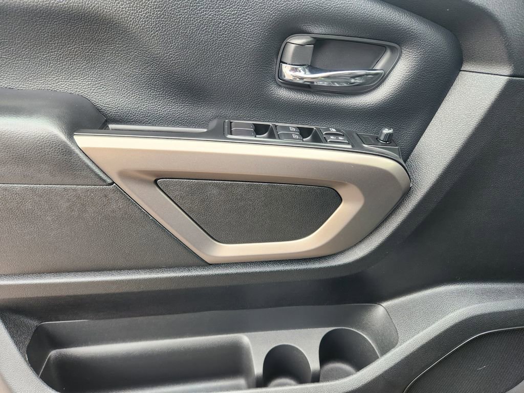 Used 2024 Nissan Titan SV w/ SV Bronze Edition Package image 6