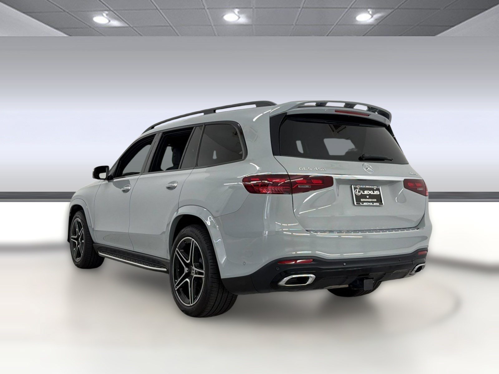 Used 2024 Mercedes-Benz GLS 450 4MATIC image 3