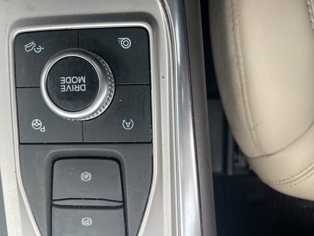 Used 2020 Ford Explorer Platinum w/ Premium Technology Package image 29