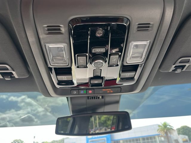 Used 2026 Chevrolet Suburban Premier w/ Sun And Tow Package RWD image 33