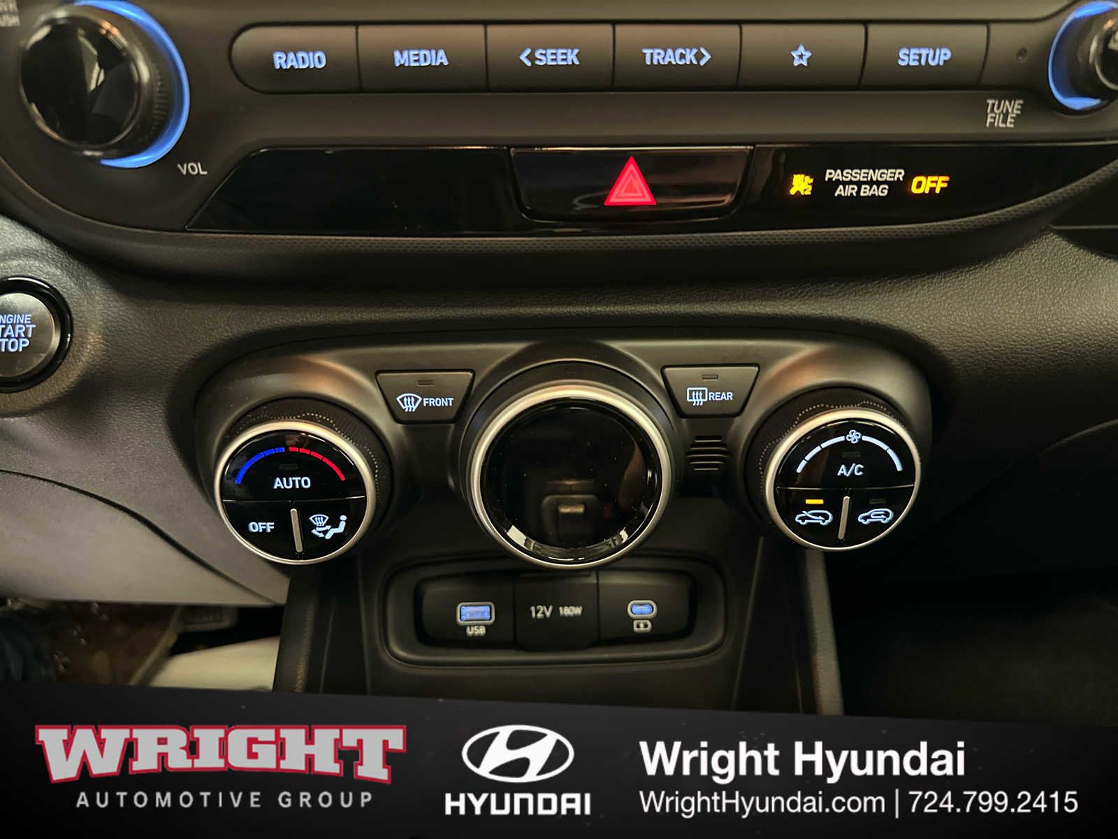 Certified 2025 Hyundai Venue SEL FWD image 28