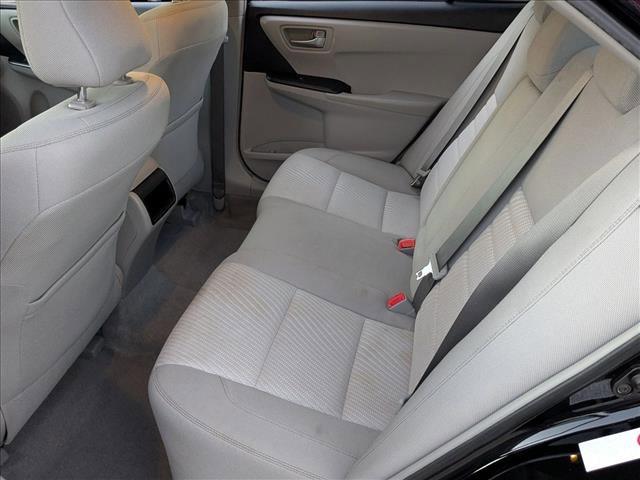 Used 2015 Toyota Camry LE image 18