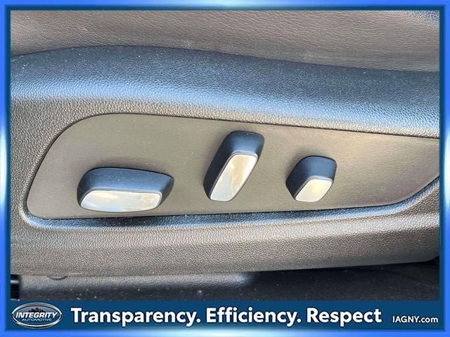 Used 2023 Cadillac XT6 Premium Luxury AWD/4WD image 19