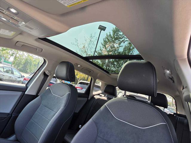 Used 2024 Volkswagen Taos SE AWD/4WD image 22