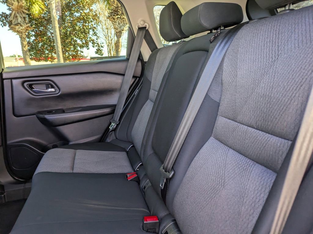 Used 2024 Nissan Rogue SV image 13