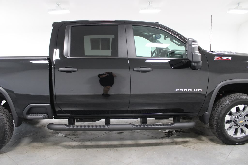 Used 2026 Chevrolet Silverado 2500 Custom w/ Custom Value Package AWD/4WD image 11