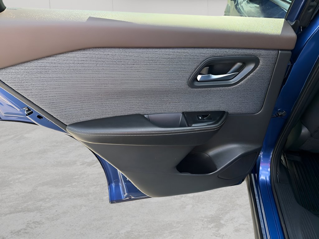 Used 2022 Nissan Rogue SV AWD/4WD image 11