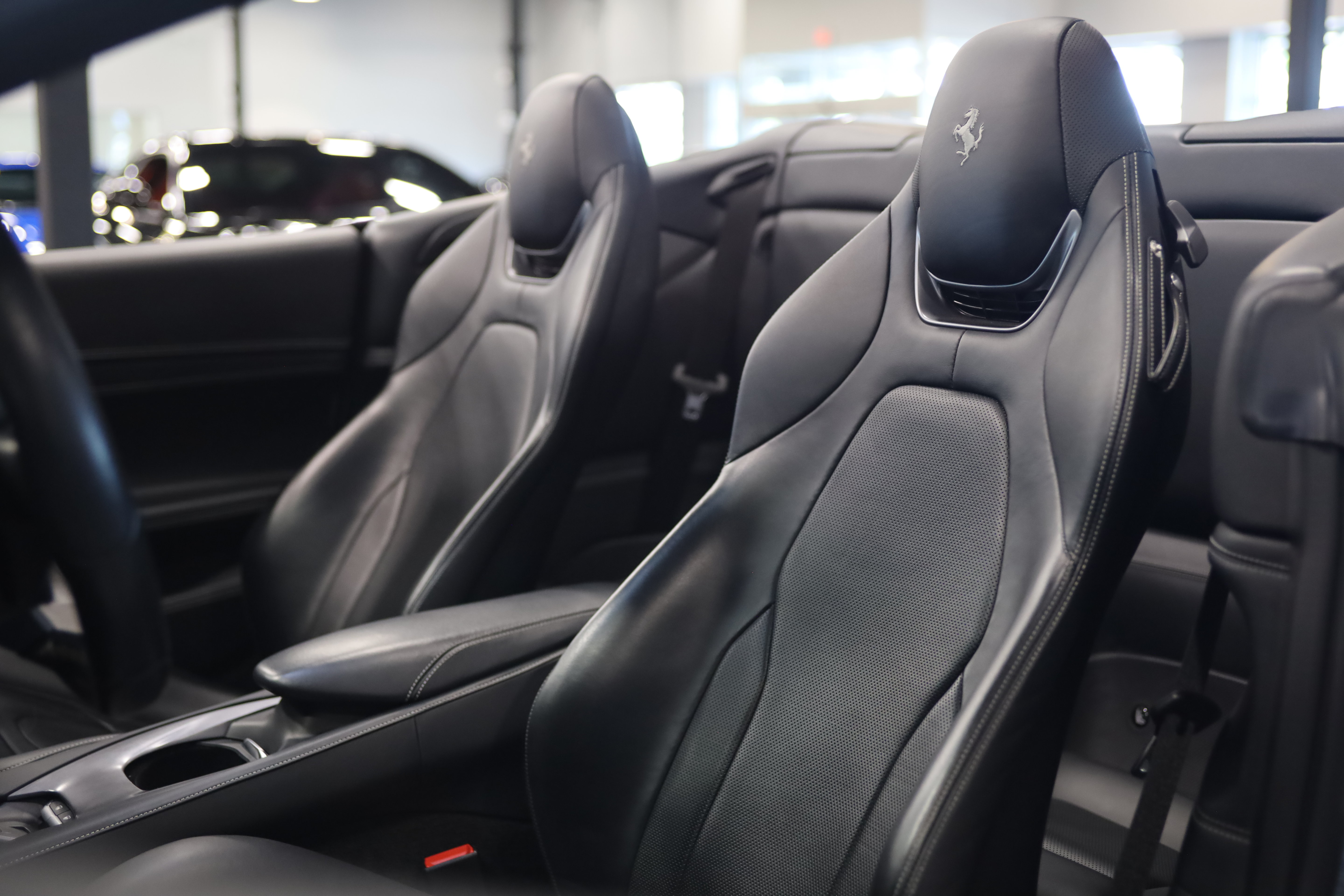 Used 2022 Ferrari Portofino M RWD image 17