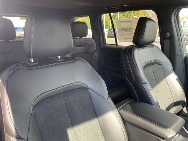 New 2025 Jeep Grand Cherokee Altitude w/ Trailer Tow Package image 28