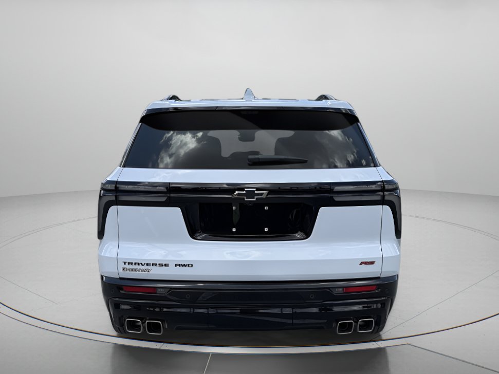 Used 2026 Chevrolet Traverse RS w/ LPO, Floor Liner Package AWD/4WD image 4