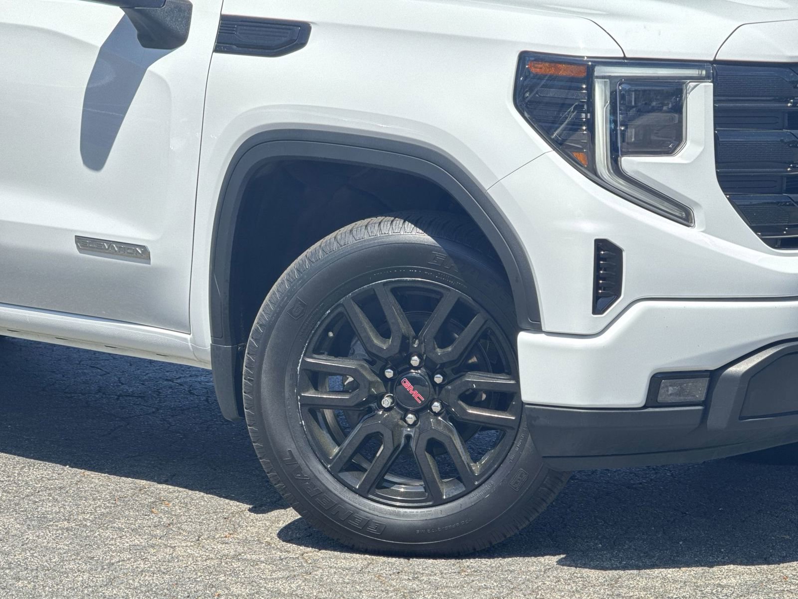 Used 2023 GMC Sierra 1500 Elevation AWD/4WD image 13