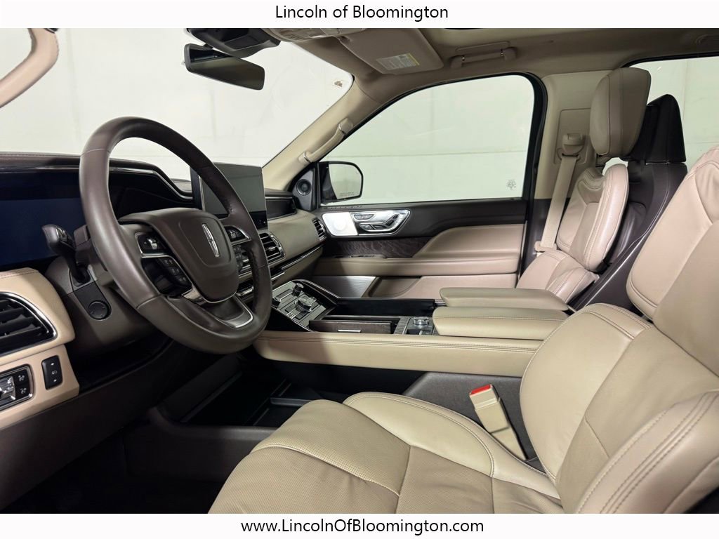 Used 2024 Lincoln Navigator Reserve AWD/4WD image 32
