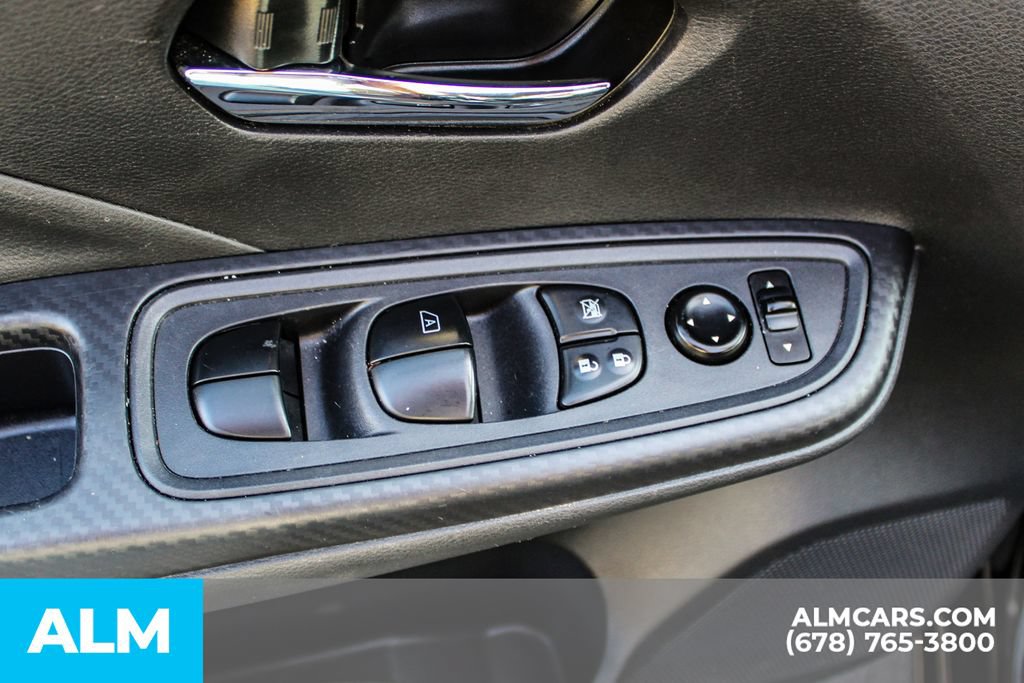 Used 2024 Nissan Versa SV FWD image 33