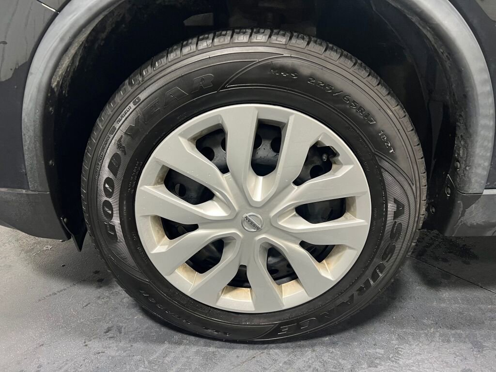 Used 2020 Nissan Rogue S image 4