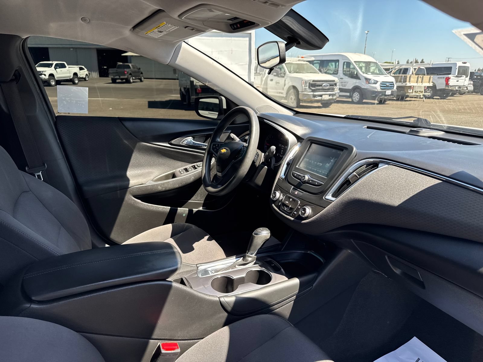 Used 2017 Chevrolet Malibu LT FWD image 17