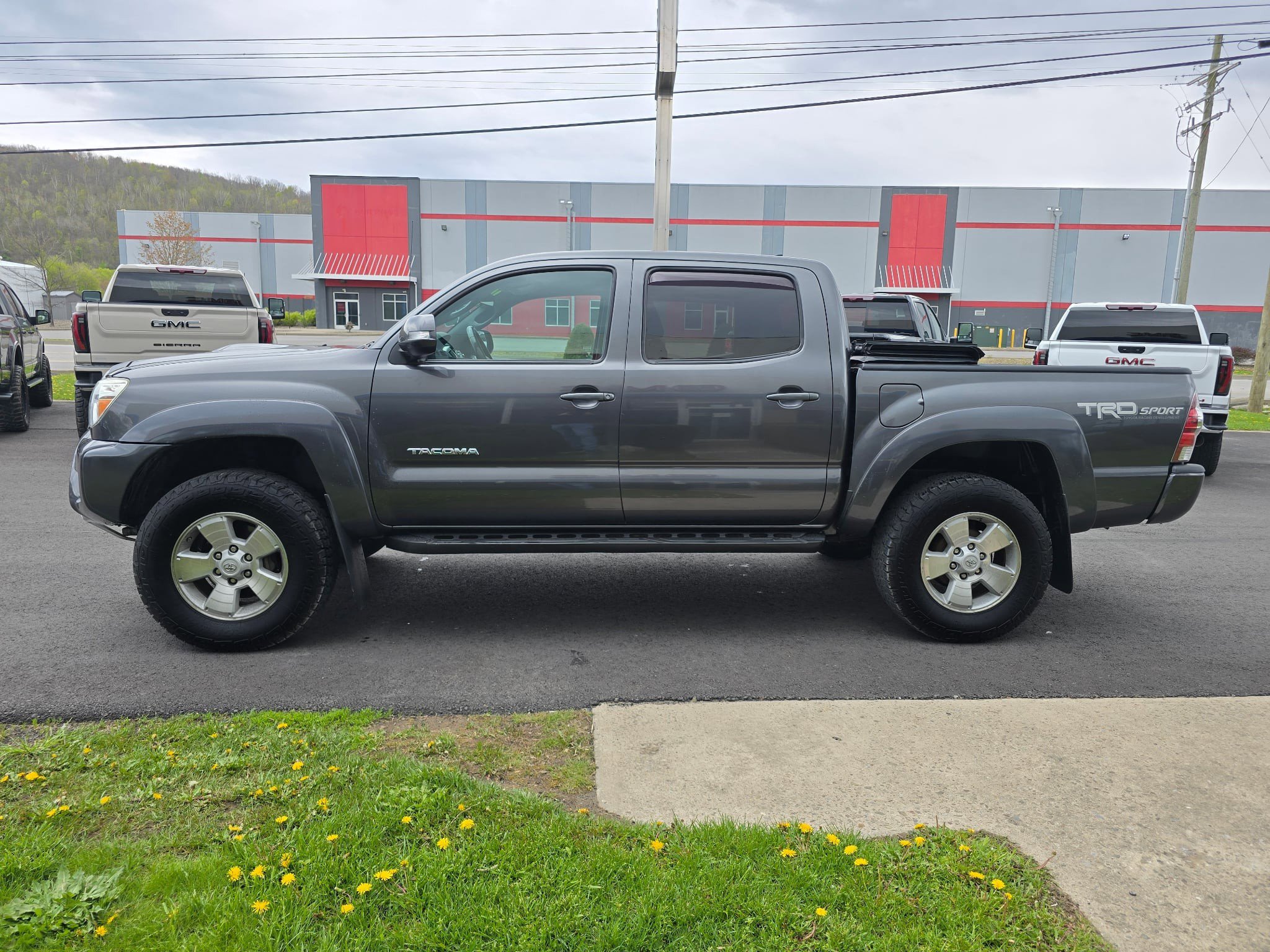 Used 2015 Toyota Tacoma 4x4 Double Cab w/ TRD Sport Package image 7