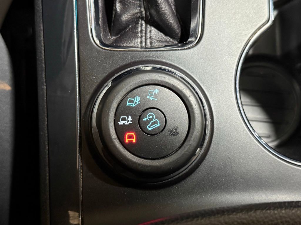 Used 2018 Ford Explorer XLT w/ Equipment Group 202A AWD/4WD image 16