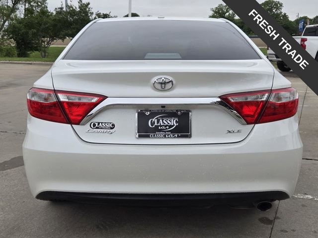 Used 2017 Toyota Camry XLE w/ Moonroof Package FWD image 5