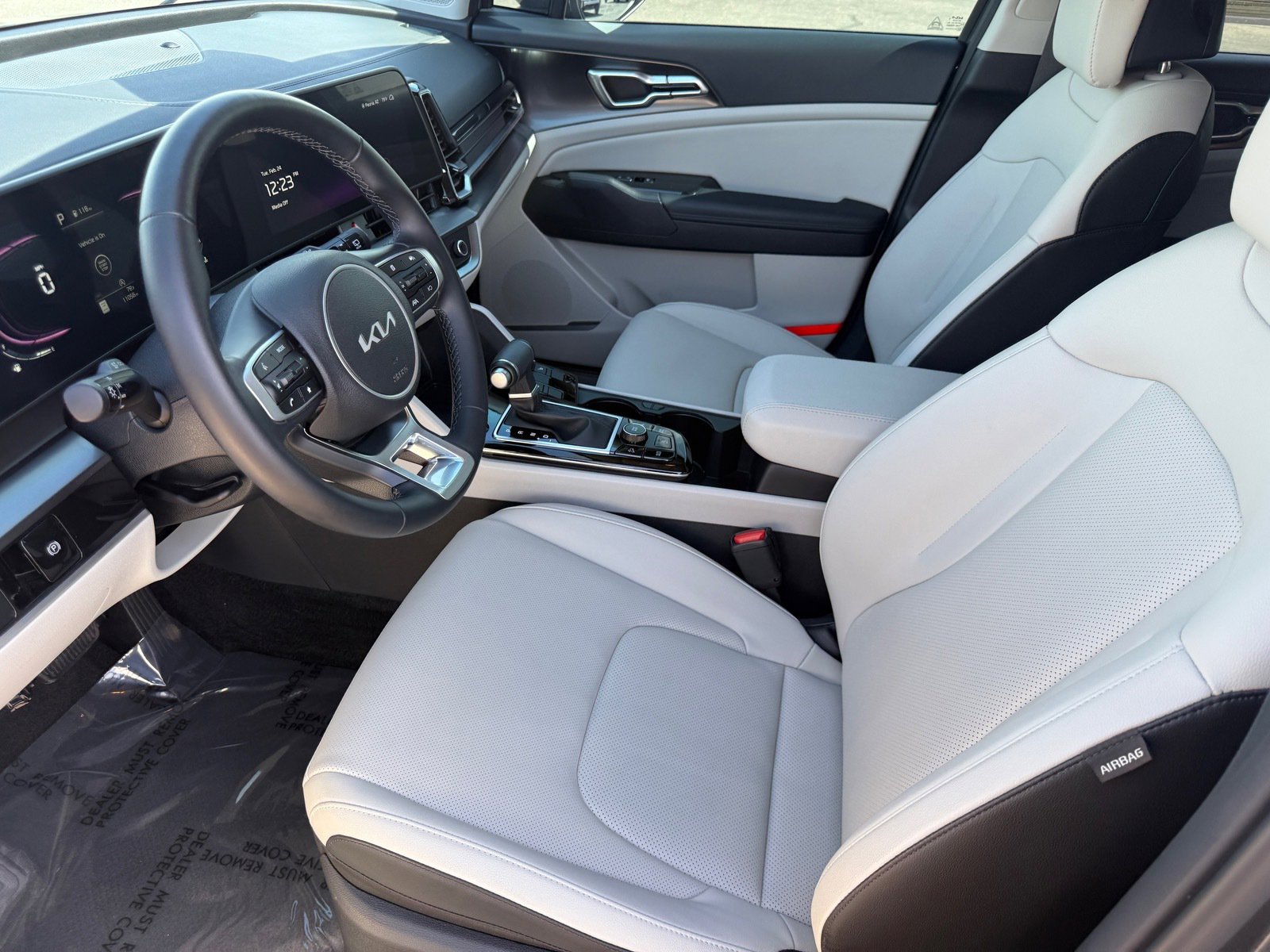 Used 2025 Kia Sportage EX image 11