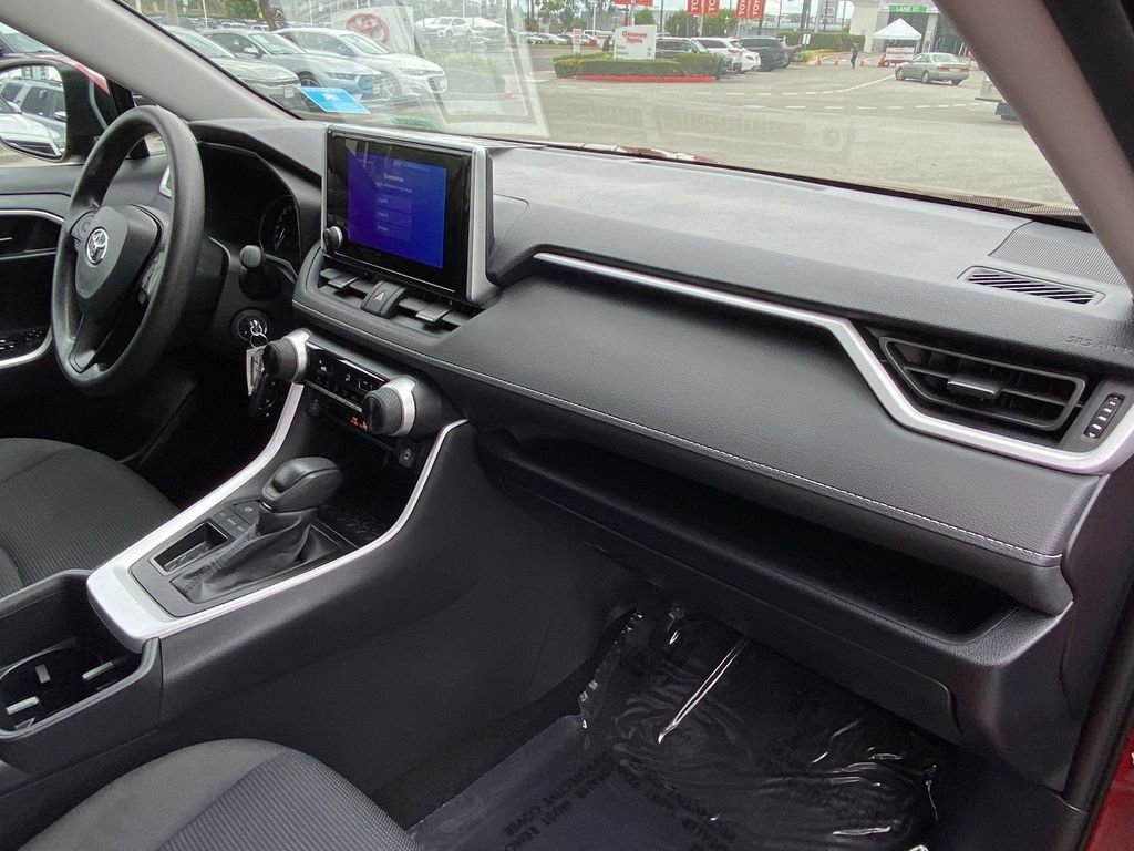 Certified 2025 Toyota RAV4 LE FWD image 17