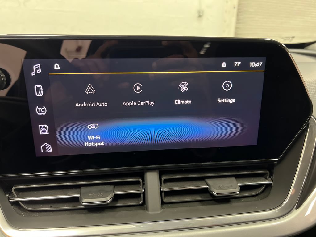 Used 2024 Chevrolet Trax LT FWD image 21