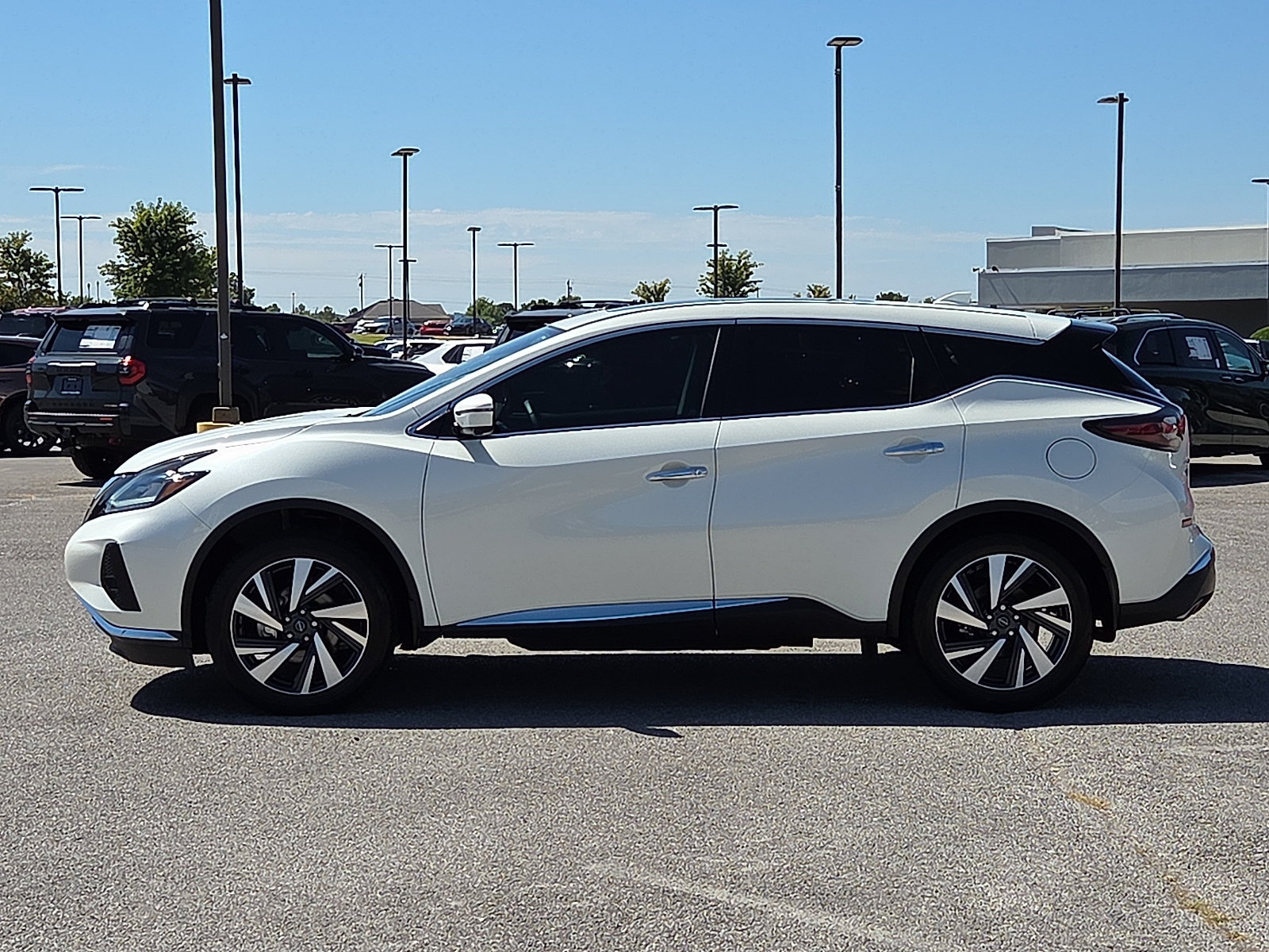 Used 2024 Nissan Murano SL w/ Cargo Package FWD image 3
