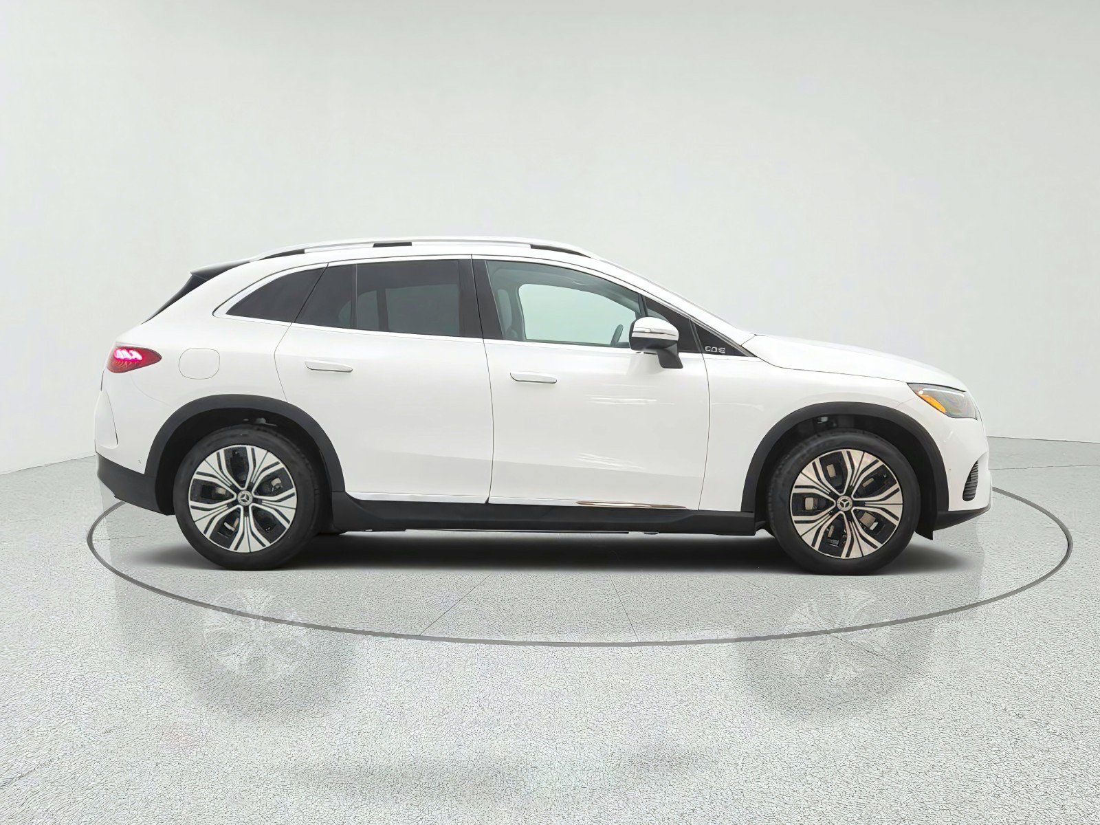 New 2027 Mercedes-Benz EQE 320+ SUV image 4