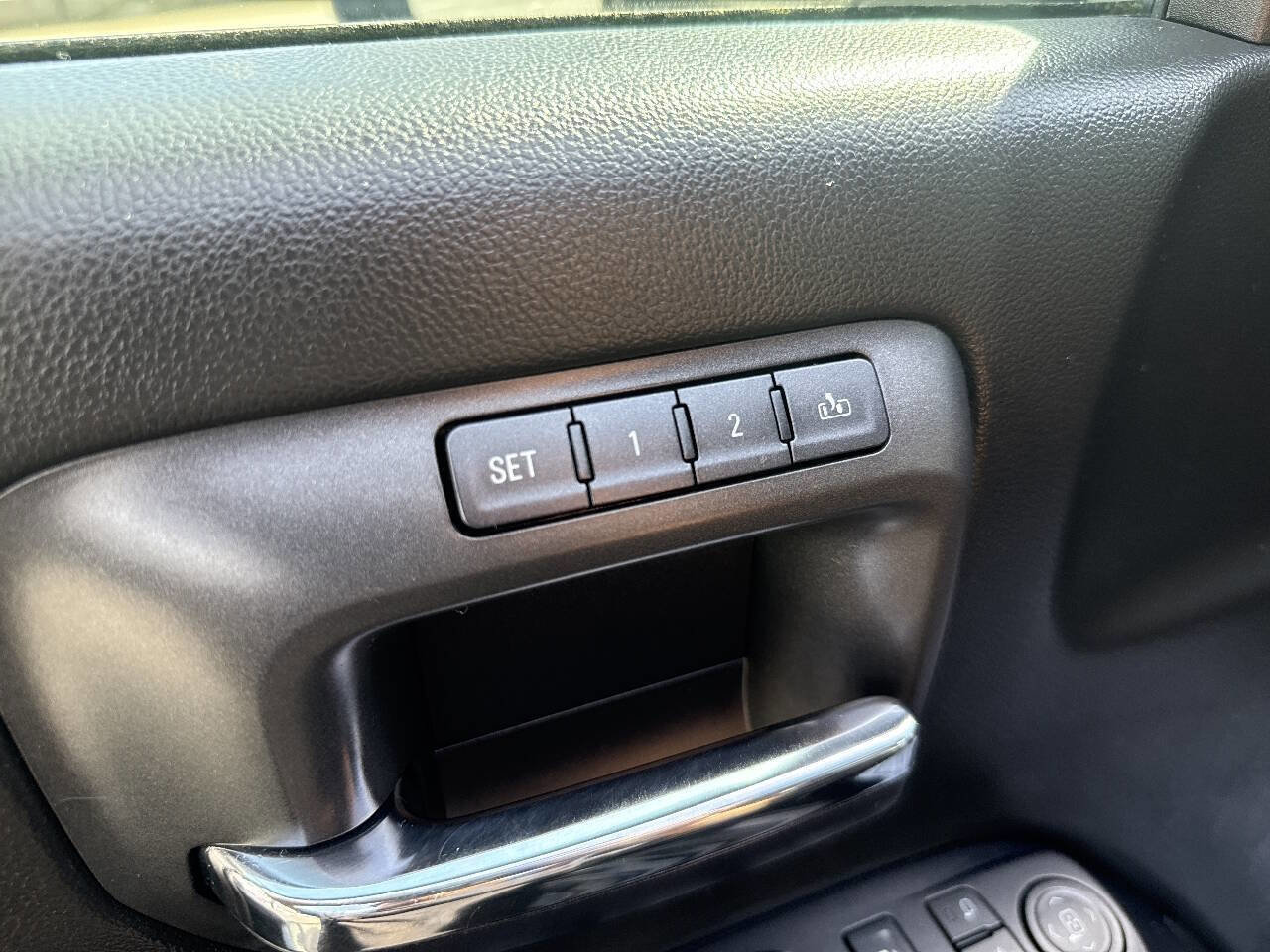 Used 2015 GMC Sierra 3500 Denali image 36