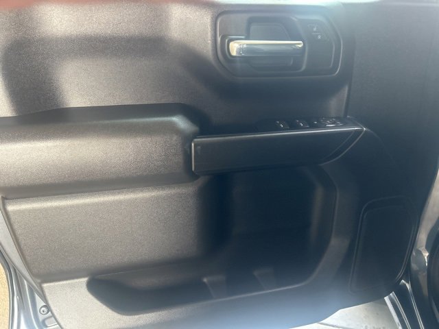 Used 2022 Chevrolet Silverado 1500 Custom image 12